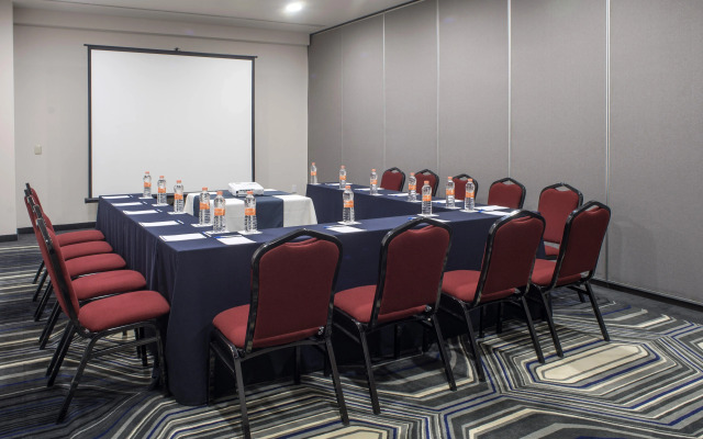 Holiday Inn Express Mexico - Toreo by IHG
