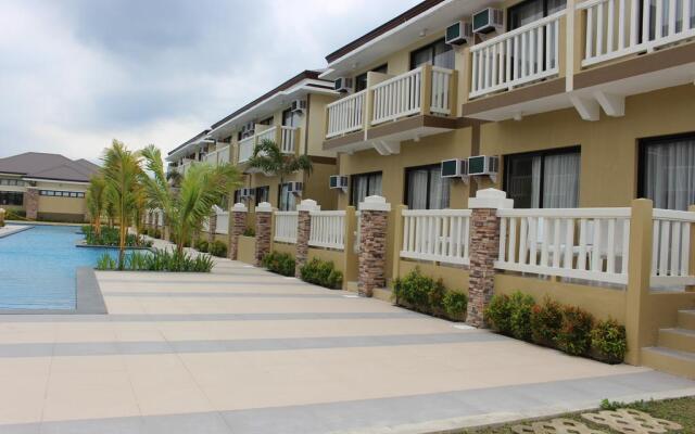 Aquamira Hotel & Resort
