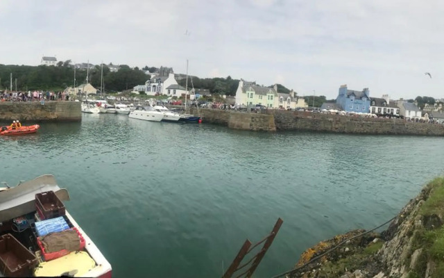 Lodge Cabin with Fabulous Views - Farm Holiday