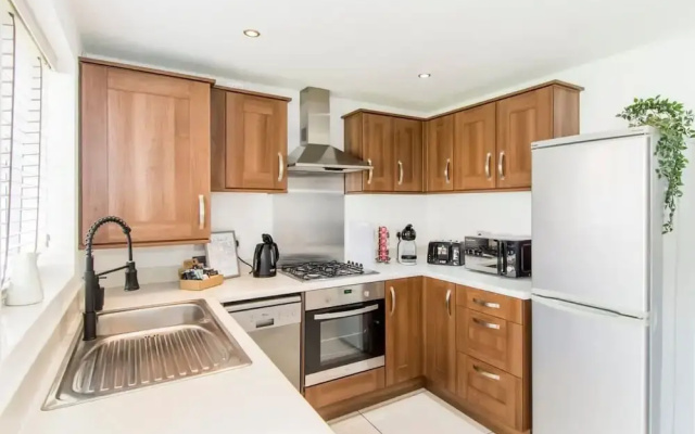 Host Stay Polwell Road