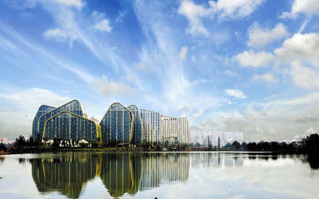 White Horse Lake Jianguo Hotel