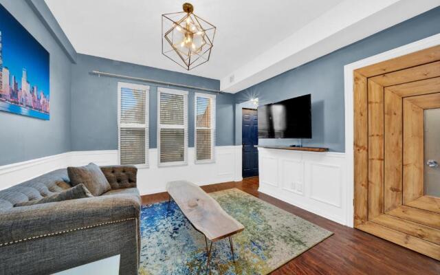 Modern 2 Bedroom in Avondale