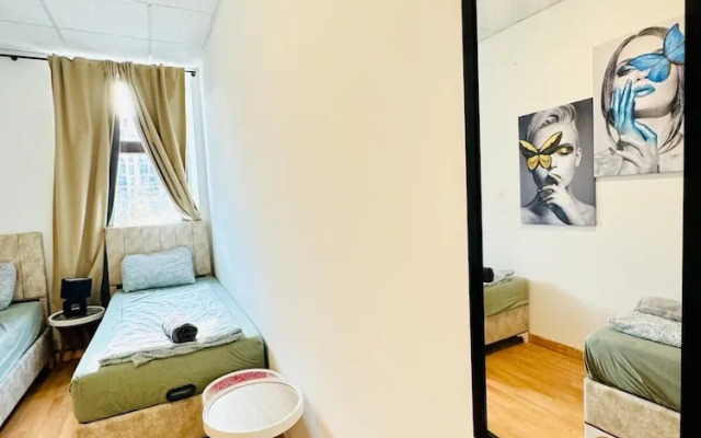 Cozy 2BR Apt Sleeps 6 Direct City Access