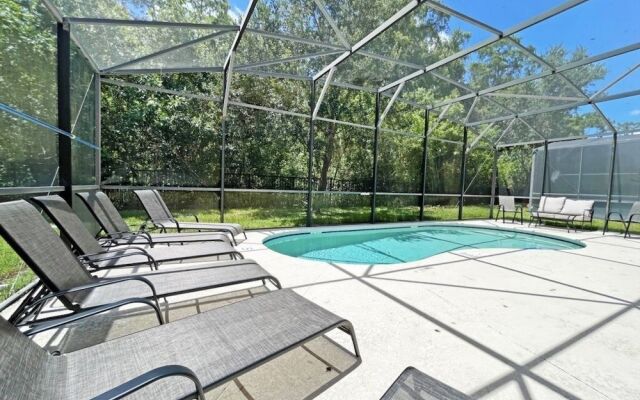 American Dream 6 Bedroom Home by RedAwning