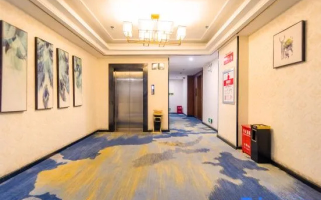 Zhengyi Exquisite Hotel (Nanyang Railway Station Beijing Road)