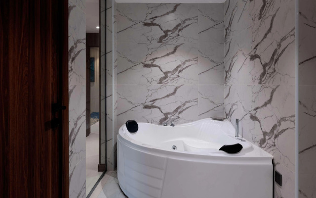 Warwick Al Taif Hotel