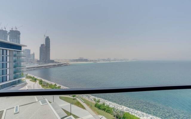 Sea, Pool & Dubai Eye Views Free Early Check-in
