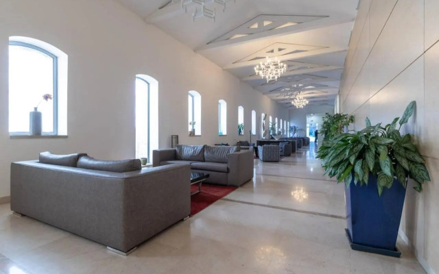 King David Residence Luxury 4 BD/Pool/Gym/Parking