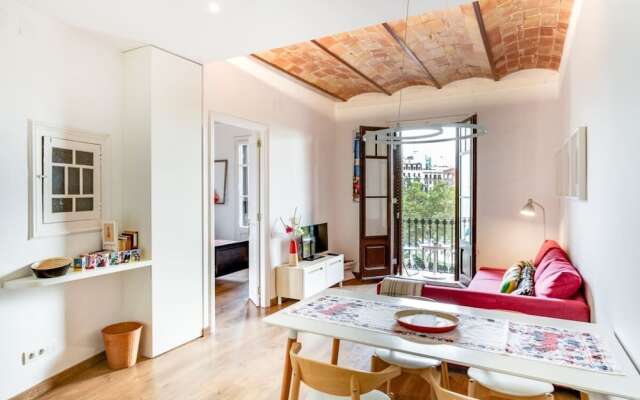 Designer 1 Bed Apartment near Plaza España