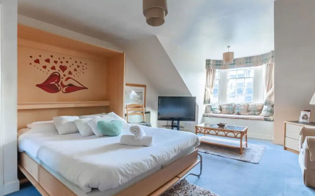Cozy Apartment in Edinburgh near a Castle