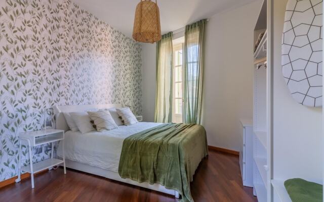 Green Rose by Wonderful Italy