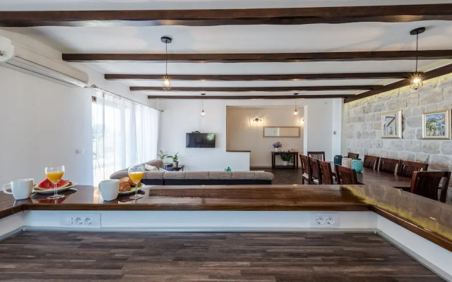 Apartments Made 4U
