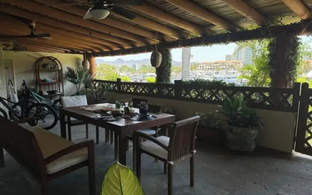 Marina-access Apartment in Peaceful Ixtapa
