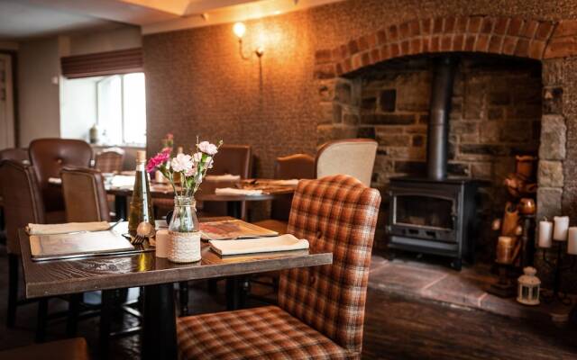 Maypole Inn
