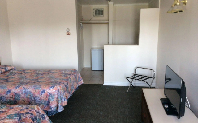 Embassy Motel