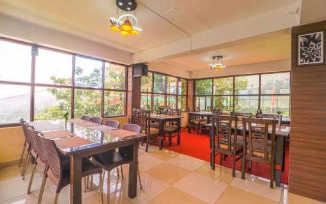 OYO 12076 Hotel Apline Hilldon