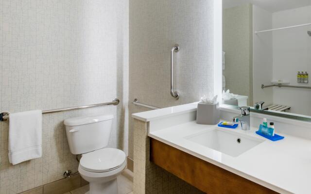 Holiday Inn Express & Suites Ruskin by IHG
