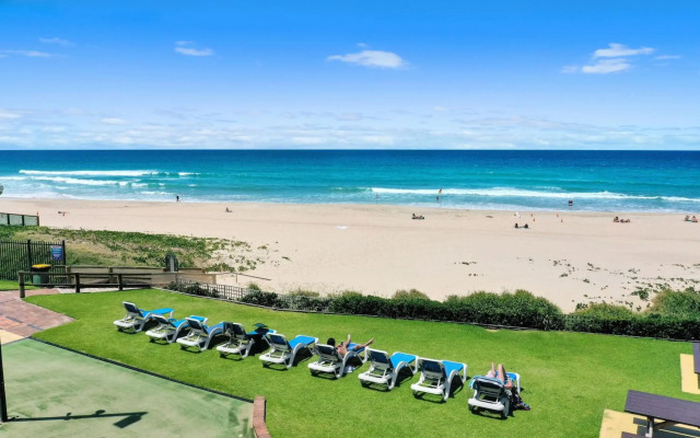 Breakers North Absolute Beachfront Apartments