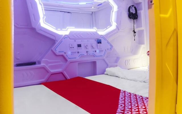 Super OYO 91328 Fiducia Capsule Hotel