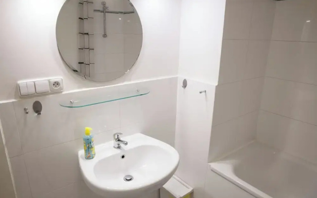 Spacious 2 Bedroom Apartment With Nice Terrace