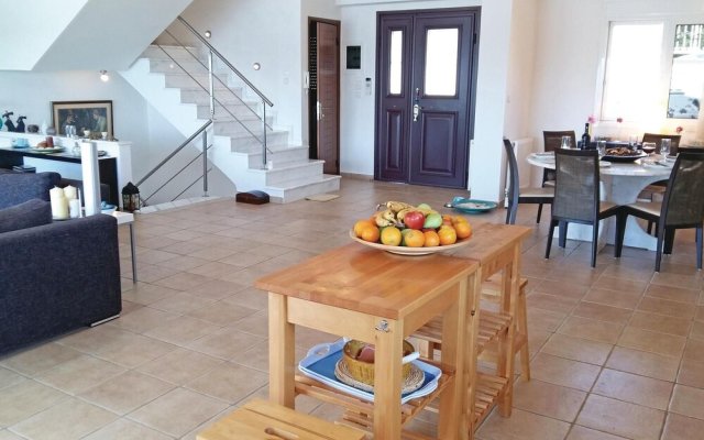 Amazing Home in Theologos with Hot Tub, WiFi & 6 Bedrooms