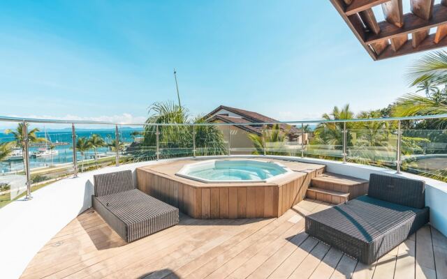 Penthouse With Jacuzzi Near the sea C2