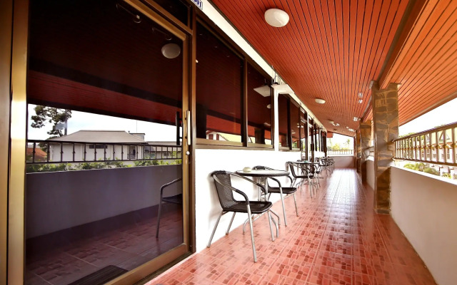 Lotus Friendly Hotel