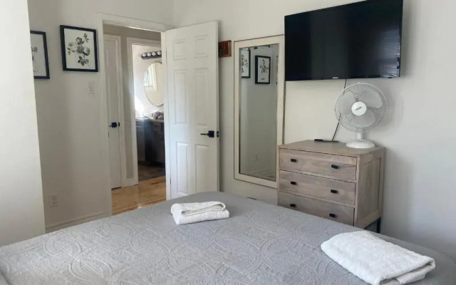 Bright Bedroom- YYZ, Humber College, EGH, Quiet