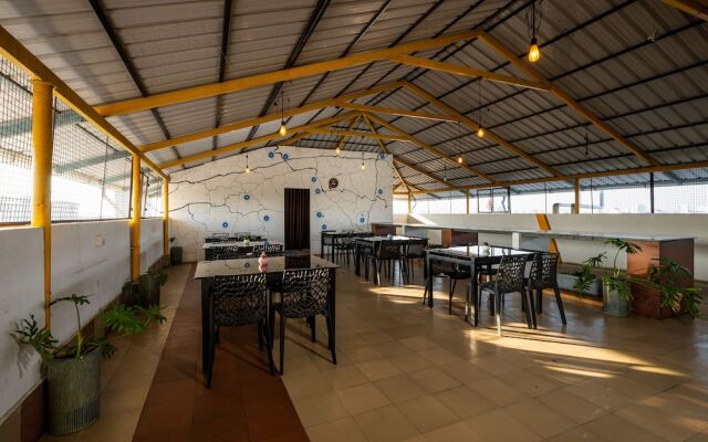 C J Grande Business Hotel