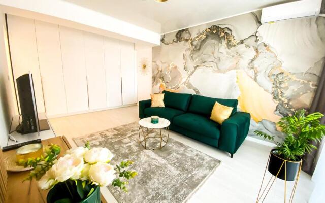 Serene Ambiance 1 BR Apartment with private parking and terrace
