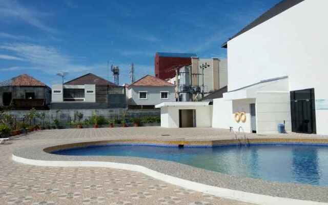 Colonial Hotel