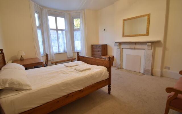 Charming Holiday Home in Leamington Spa Near Jephson Garden