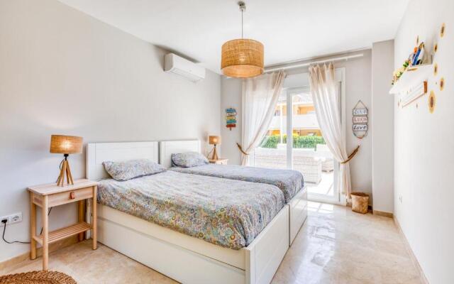 Hanami Puerto Alto Estepona PA 4-4