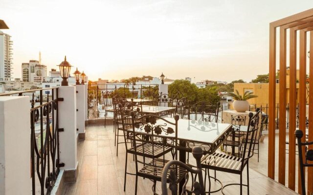 Hotel Boutique Adaz