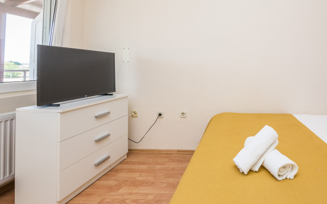 Beachfront Apartment Mira 2