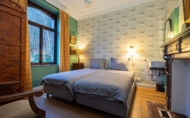 Elegant Castle for 19 Guests