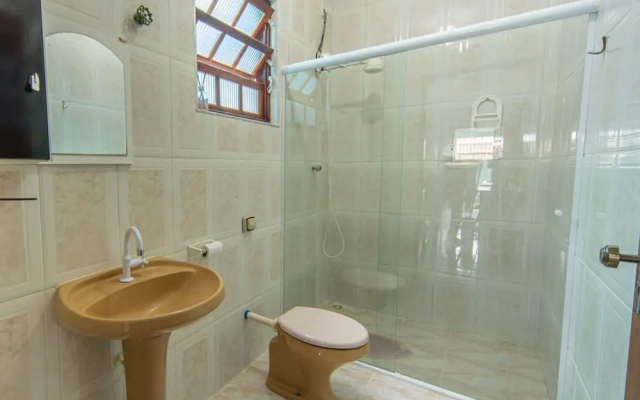 Casa com Piscina e Garagem a 550m da Praia