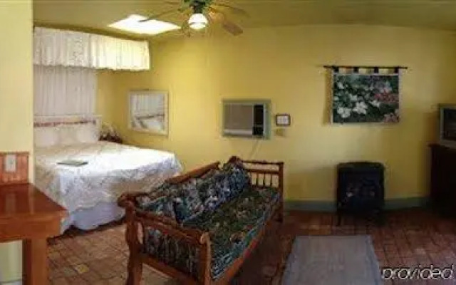 The Cottage @ 241 North