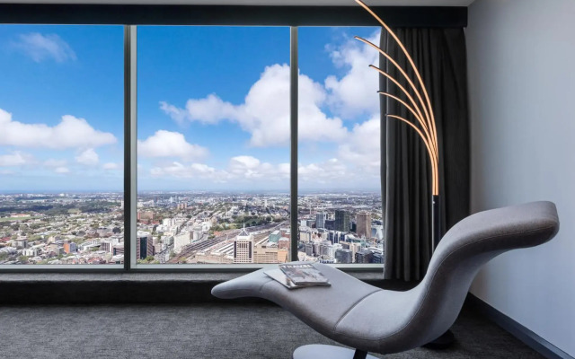 Meriton Suites World Tower