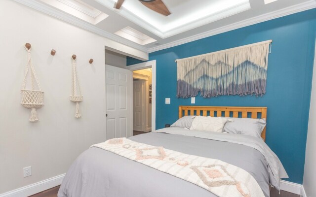 4 BDR Lake Geneva Estate Across From Beach!