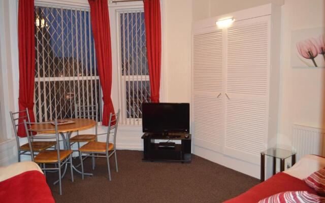 Ayrton House Holiday Apartments