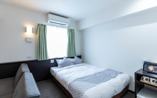 Universal Hotel Reborn