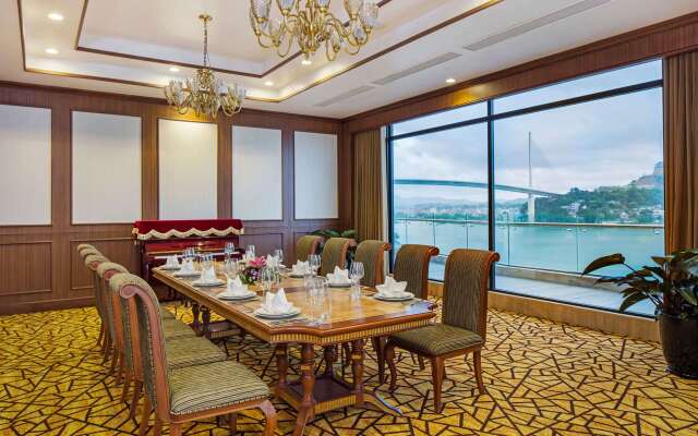 Wyndham Legend Halong Hotel