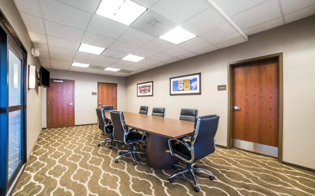 Comfort Inn & Suites