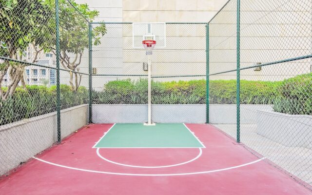 Modern DT Escape1BR with Upscale Comfort