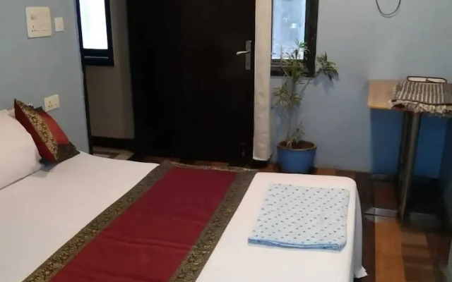 Hotel Medwin Kashi Dham