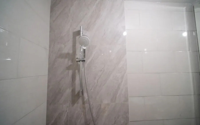 Luxury And Clean 2Br At Benson Supermall Mansion Apartment