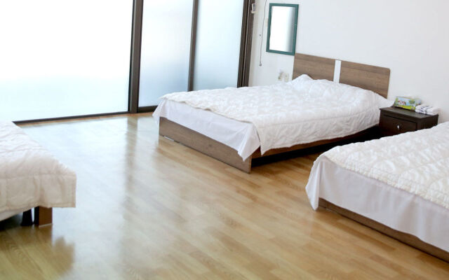 Geomunoreum Hostel