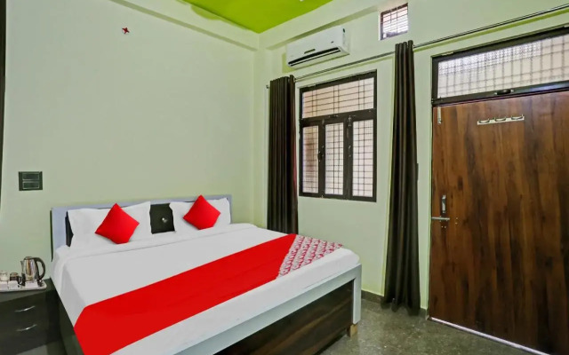 OYO Flagship 806679 Hotel A T S