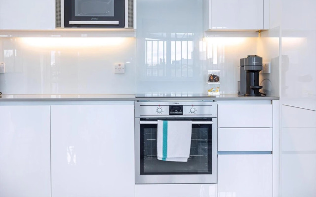 Stylish Three-bed Flat in Marylebone